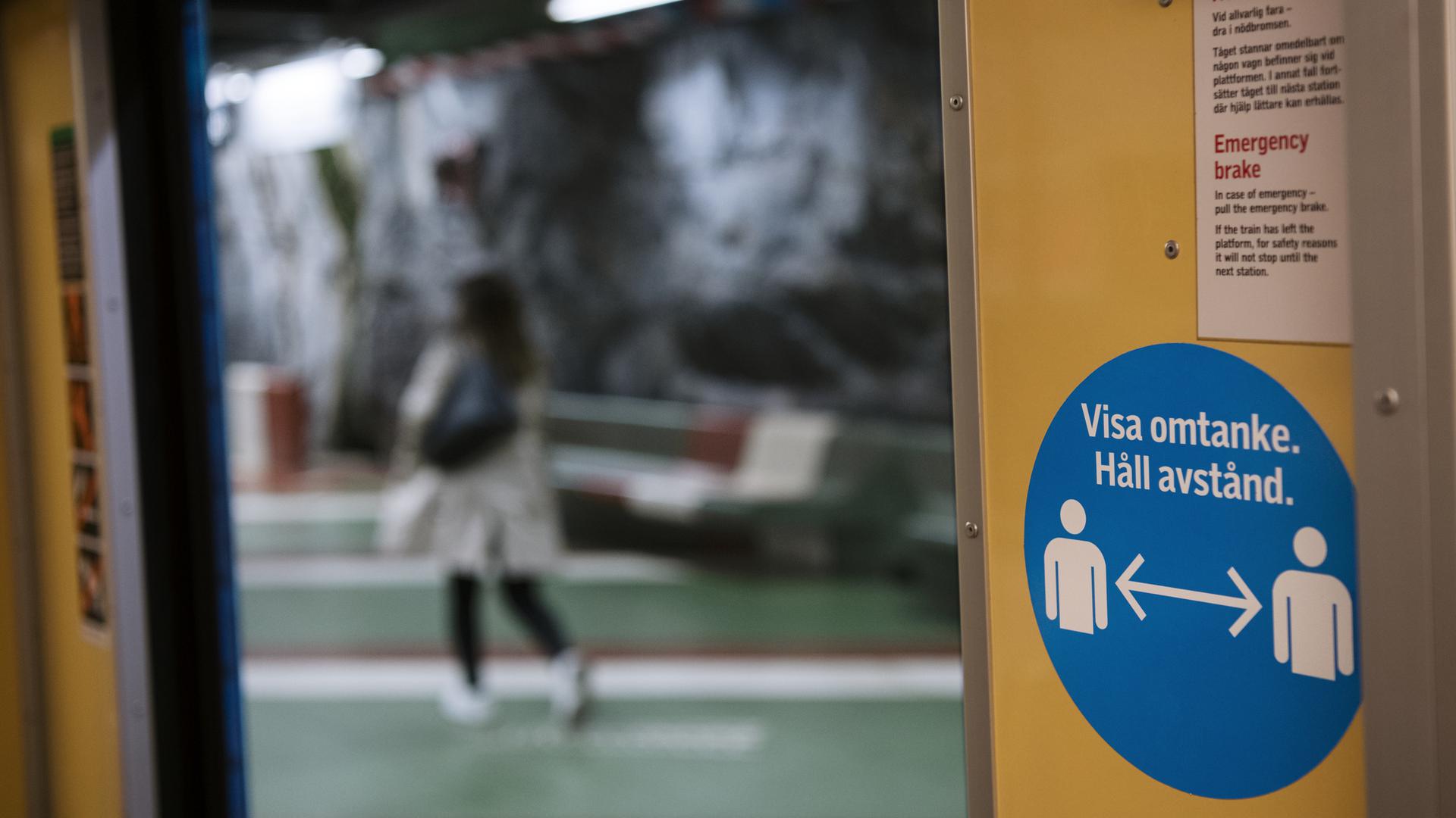 Skylt för att hålla avstånd i kollektivtrafik