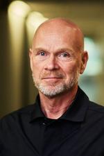 Portr&auml;ttbild av Ulrik Kihlbom.